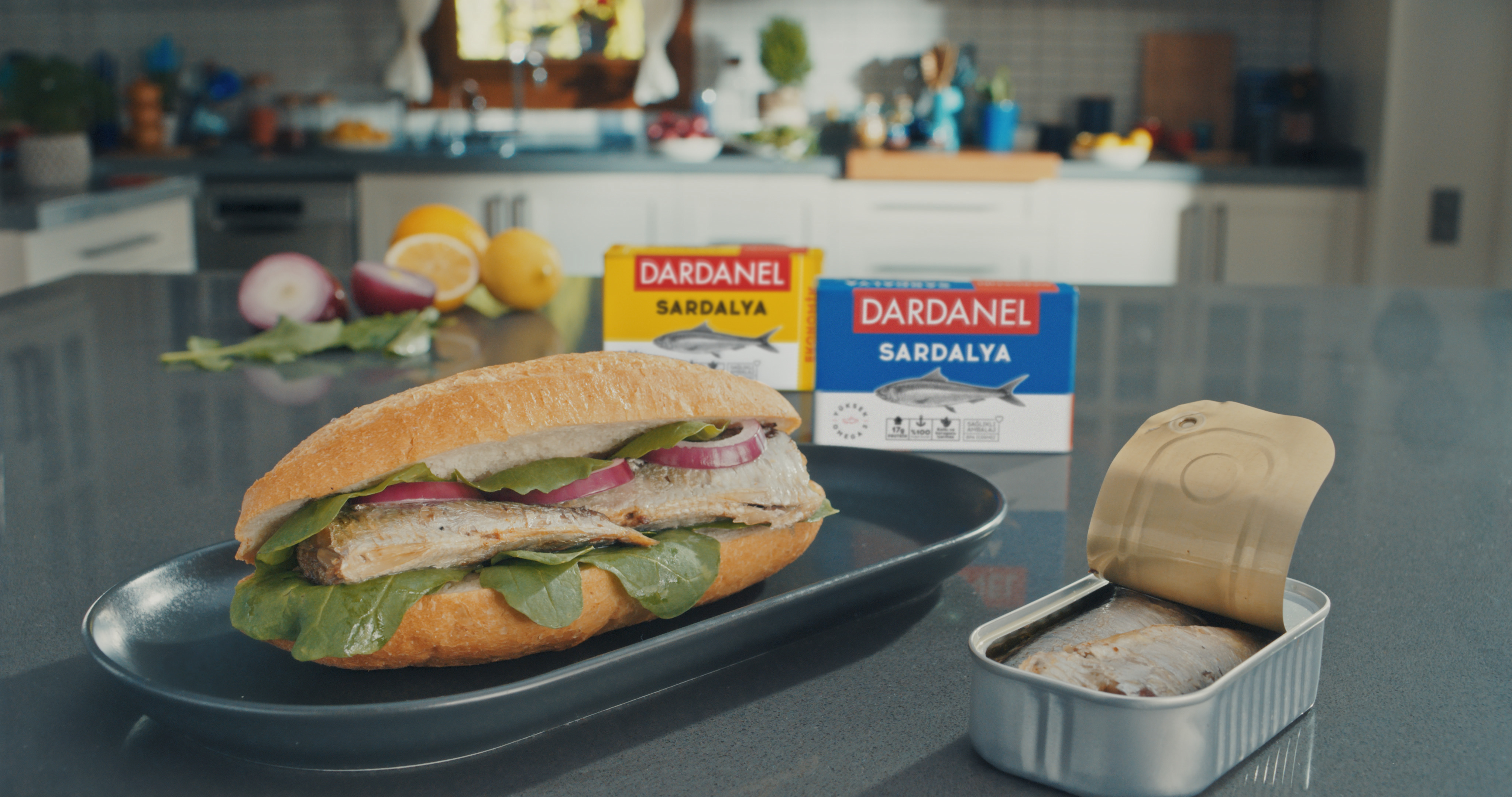 Dardanel Sardalya ile bal�k ekmek keyfi her yerde!
